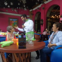 “Restaurantes Los Cebollines celebró a las madres en su día con un concierto sorpresa”