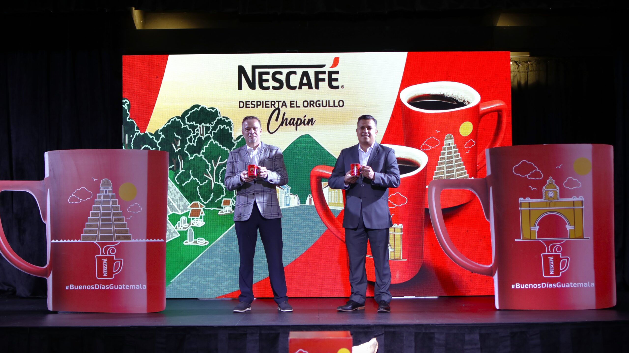Icónica taza roja en honor a Guatemala como símbolo de celebración y orgullo chapín en cada sorbo de Nescafé